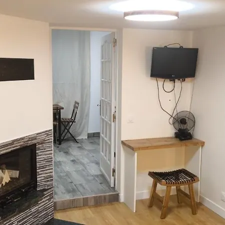 Jolie Studio Apartment